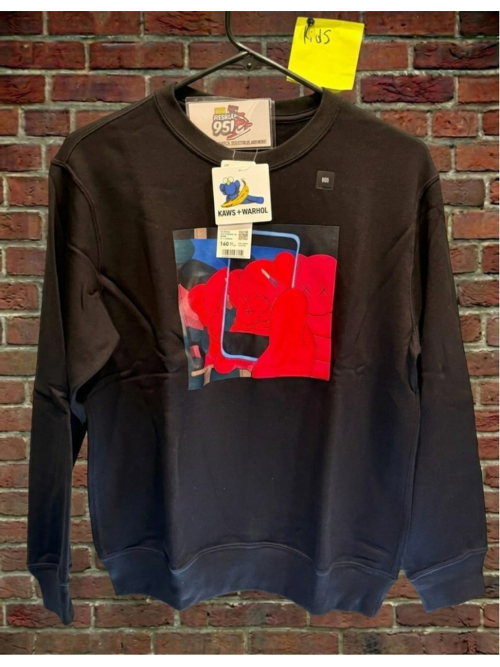 KAWS x Warhol x Uniqlo Kids Sweater Black Size 14-16 476408 NWT